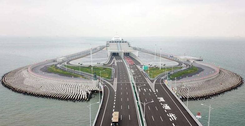 固力士曾服務(wù)重大項目-港珠澳大橋